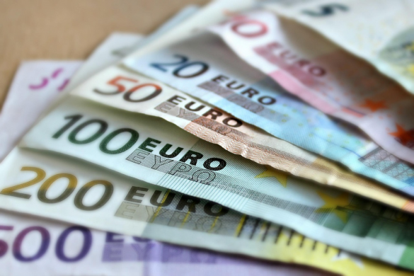 Spalarea banilor: Ce responsabilitati au expertii contabili si ce amenzi risca firmele
